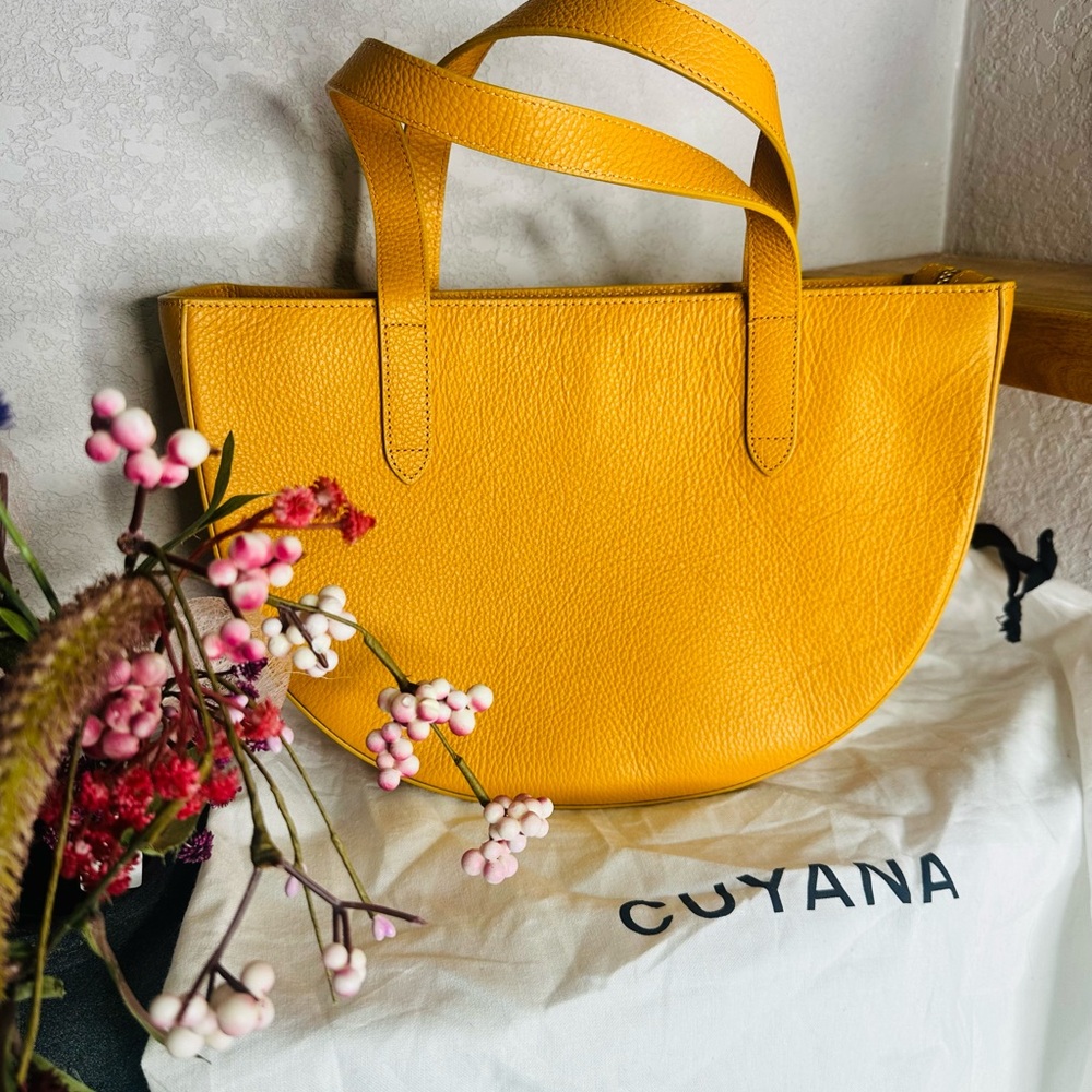 Cuyana Semi-Circle Leather Shoulder Bag • Mango / Yellow - Picture 6 of 8